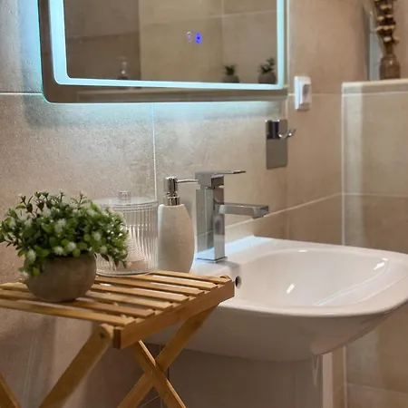 Apartament Bella *